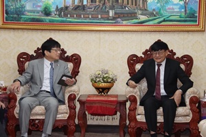 ລັດຖະມົນຕີ ສສກ ຕ້ອນຮັບການເຂົ້າຢ້ຽມພົບປະຂອງສະມາຄົມລັດຖະສະພາມິດຕະພາບຍີ່ປຸ່ນ-ລາວ